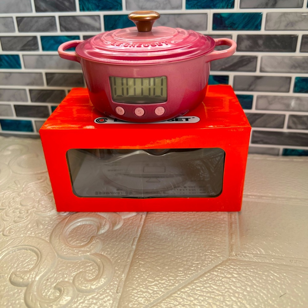 Le Creuset Magnet Dutch Oven Timer (Berry)